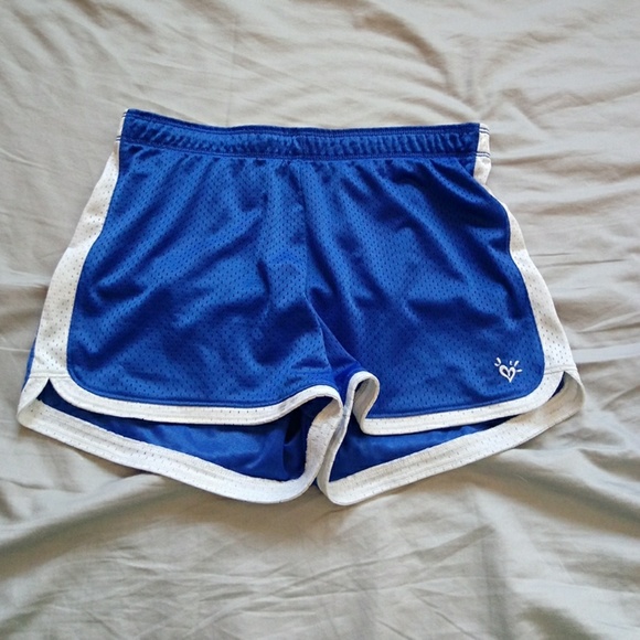 girls white athletic shorts
